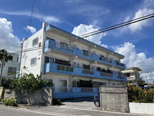 ☆大良館とのしろ２０１号☆２階角部屋♪駐車場２台付（軽・小型限定）♪インターネット無料